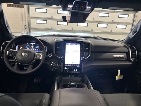 New 2026 RAM 1500 4x4 Crew Cab image 30