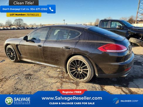 Used 2014 Porsche Panamera RWD image 3