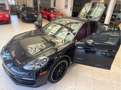 Used 2021 Porsche Panamera image 45
