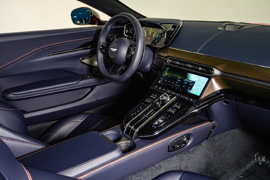 Used 2026 Aston Martin V8 Vantage Roadster RWD image 16