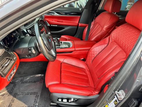 Used 2018 BMW 750i RWD image 8
