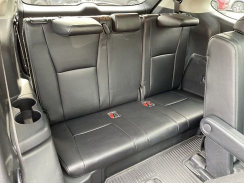 Used 2023 Toyota Highlander Platinum AWD/4WD image 23
