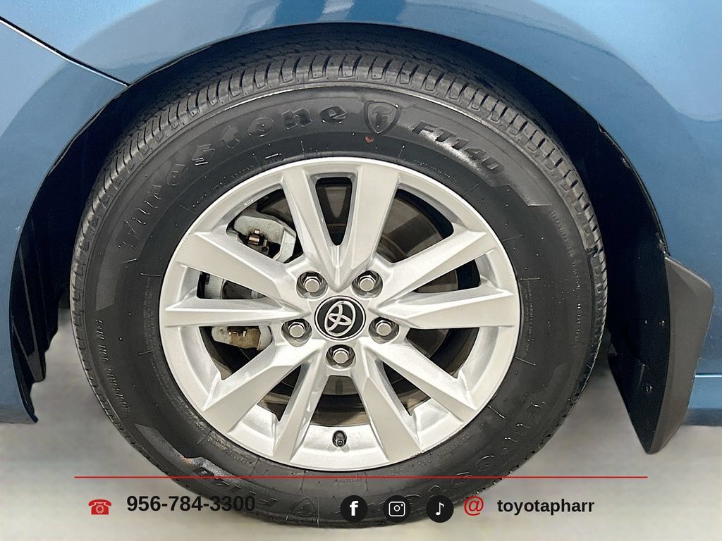 Used 2025 Toyota Camry LE w/ Convenience Package FWD image 28