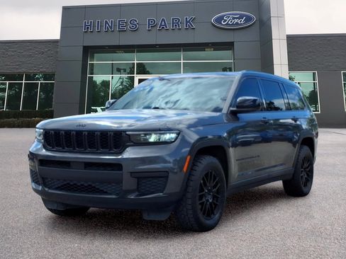Used 2021 Jeep Grand Cherokee L Laredo w/ Luxury Tech Group I AWD/4WD image 3