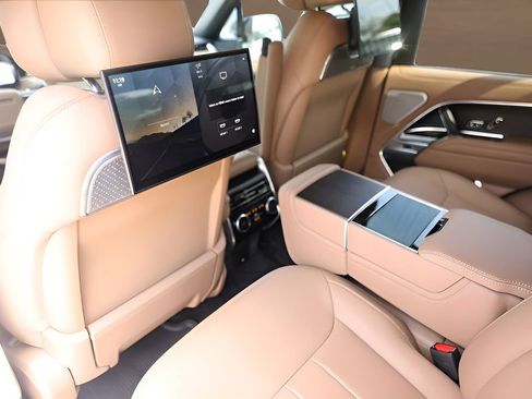 Used 2025 Land Rover Range Rover Autobiography AWD/4WD image 23