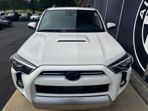 Used 2020 Toyota 4Runner TRD Off-Road Premium w/ Moonroof Package AWD/4WD image 9