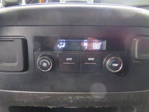 Used 2018 GMC Yukon SLE w/ Convenience Package image 24