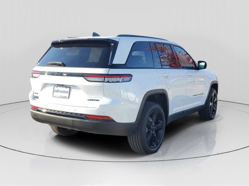 New 2025 Jeep Grand Cherokee Limited image 4