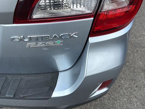 Used 2015 Subaru Outback 2.5i Premium AWD/4WD image 9