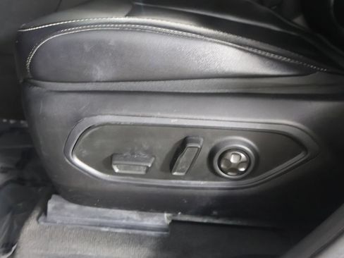 Used 2023 Jeep Grand Cherokee L Limited AWD/4WD image 32
