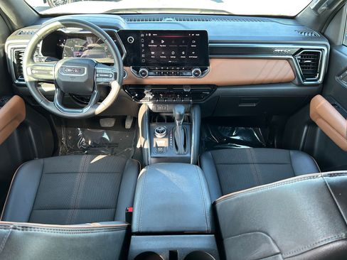 Used 2024 GMC Canyon AT4 w/ Technology Package image 23