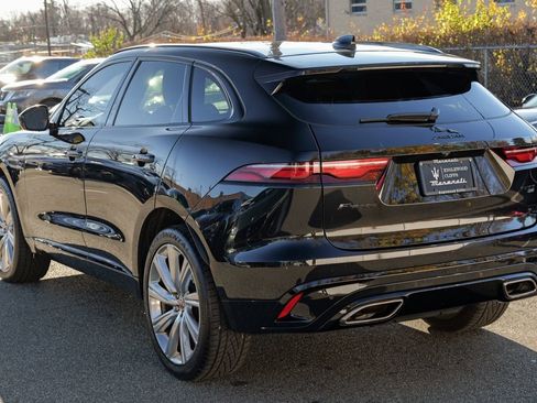 Used 2023 Jaguar F-PACE R-Dynamic S image 5