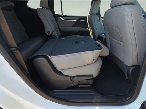 New 2026 GMC Acadia Elevation image 18