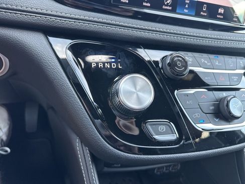 New 2025 Chrysler Pacifica Limited w/ Uconnect Theater Family Group image 70