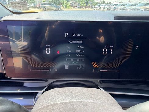 Used 2026 Kia Carnival FWD image 15