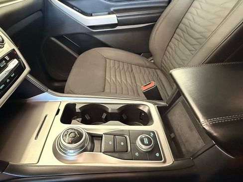 Used 2021 Ford Explorer XLT image 37