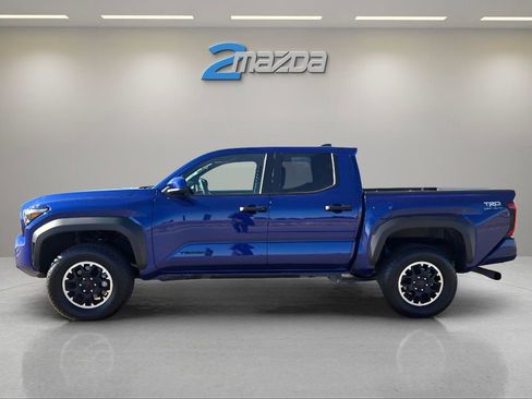 Used 2025 Toyota Tacoma TRD Off-Road image 2