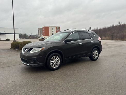 Used 2016 Nissan Rogue SV image 8