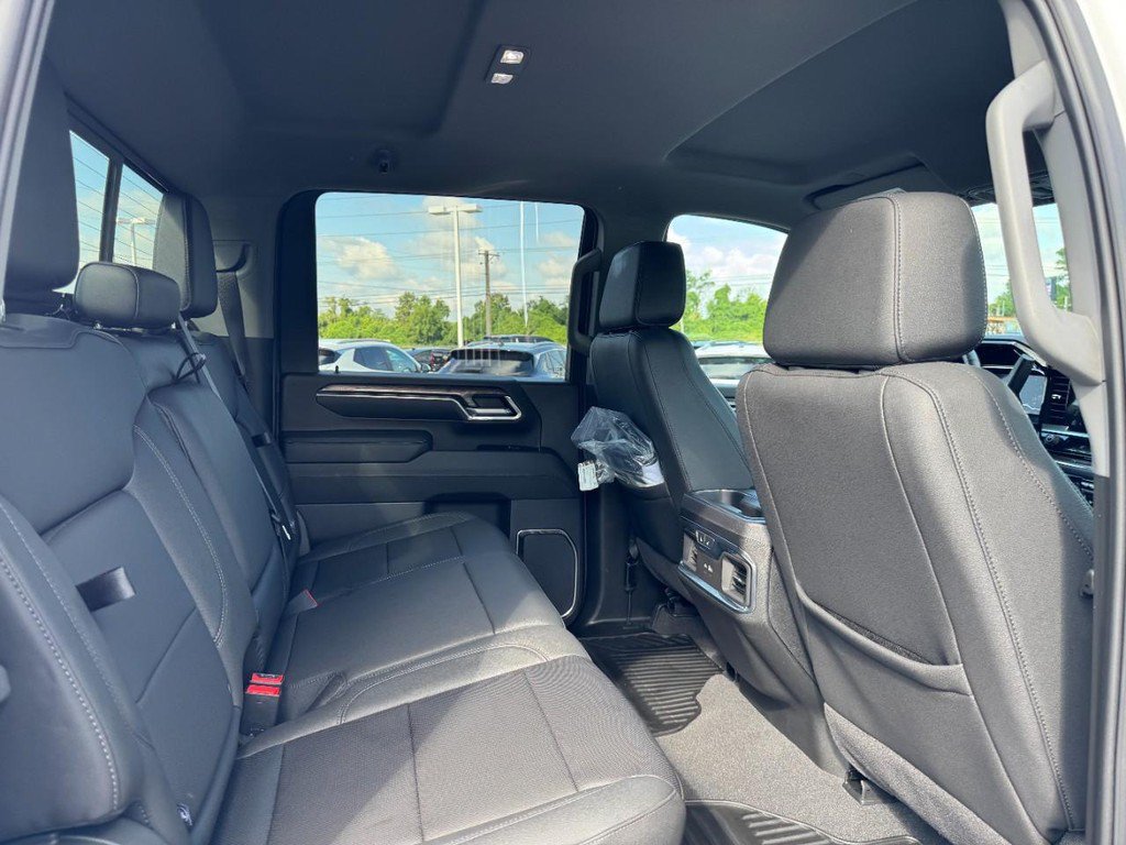 Used 2024 Chevrolet Silverado 2500 LTZ w/ LTZ Premium Package AWD/4WD image 10