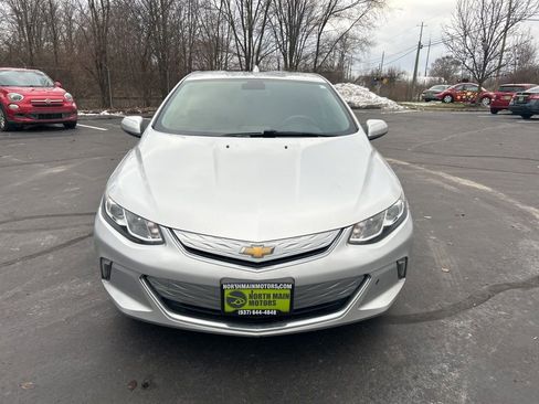 Used 2018 Chevrolet Volt LT w/ Comfort Package image 2