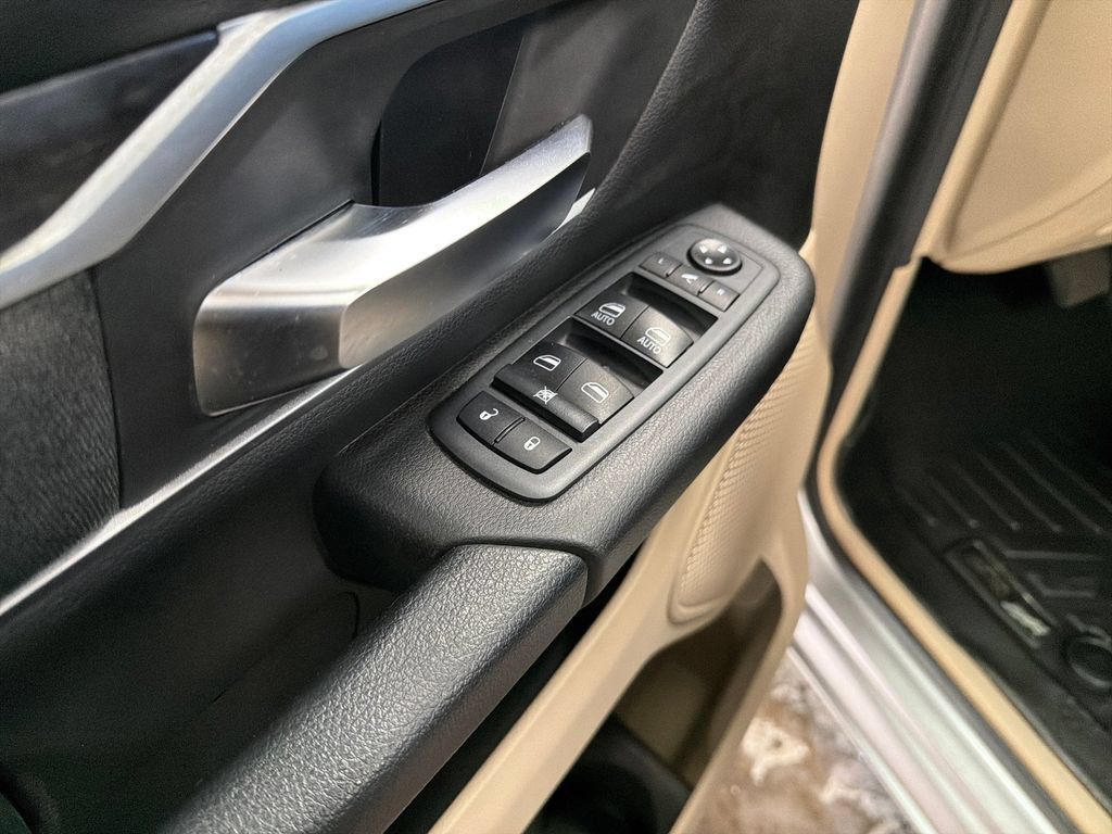 Used 2020 RAM 1500 Big Horn AWD/4WD image 16