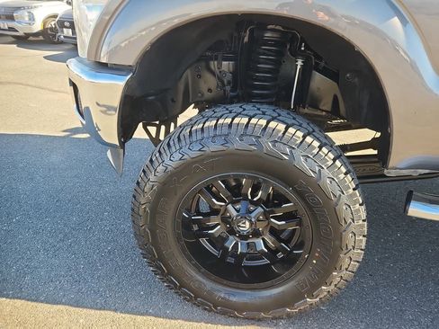 Used 2014 Ford F250 Lariat w/ Lariat Interior Package image 18