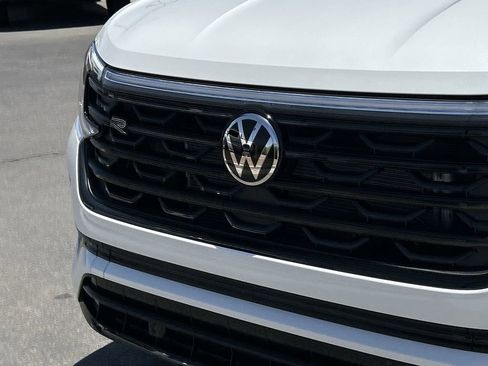 Used 2026 Volkswagen Atlas Cross Sport SEL R-Line AWD/4WD image 32