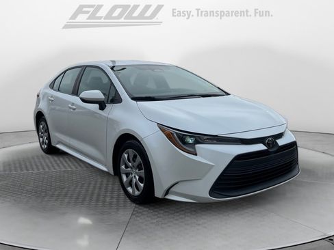 Used 2023 Toyota Corolla LE image 1