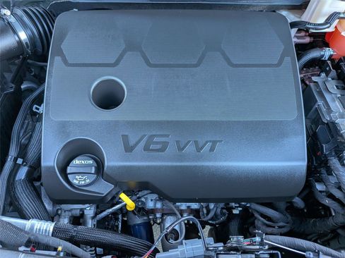 Used 2023 Chevrolet Traverse Premier w/ Redline Edition image 33