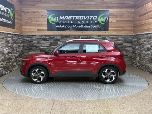 Certified 2023 Hyundai Venue SEL image 6