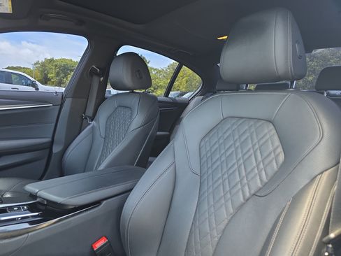 Used 2023 BMW 530i w/ M Sport Package RWD image 23