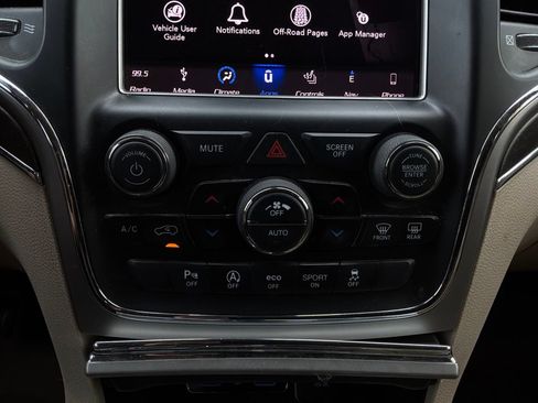 Used 2018 Jeep Grand Cherokee Limited AWD/4WD image 28