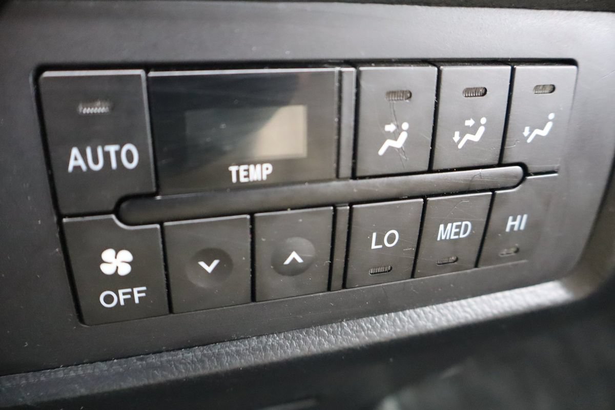 Used 2013 Toyota Sequoia Limited AWD/4WD image 32