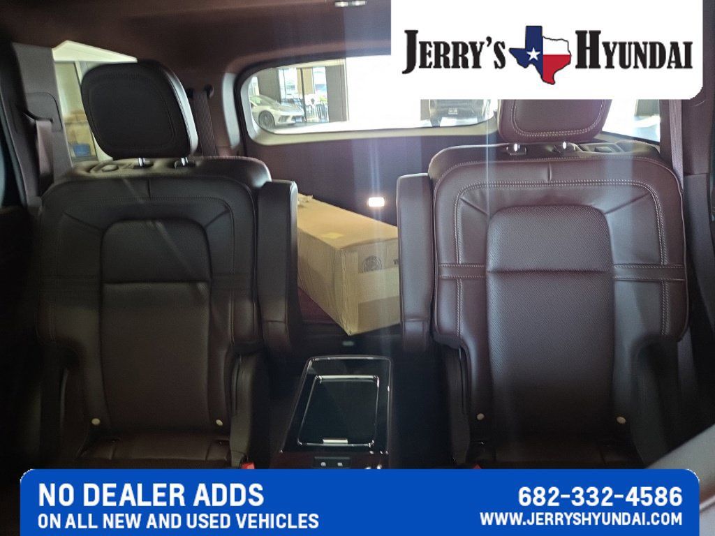 Used 2023 Lincoln Aviator Black Label w/ Dynamic Handling Package AWD/4WD image 17