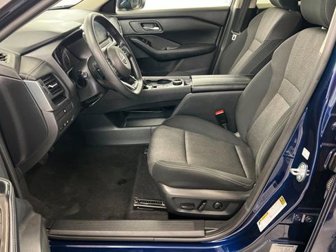 Used 2024 Nissan Rogue SV AWD/4WD image 17