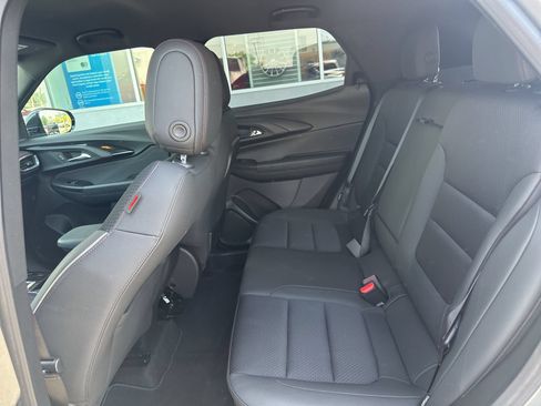Used 2023 Chevrolet TrailBlazer RS FWD image 16