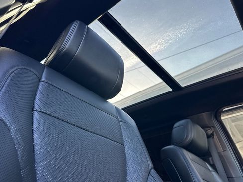 Used 2025 Toyota Tundra Limited image 17