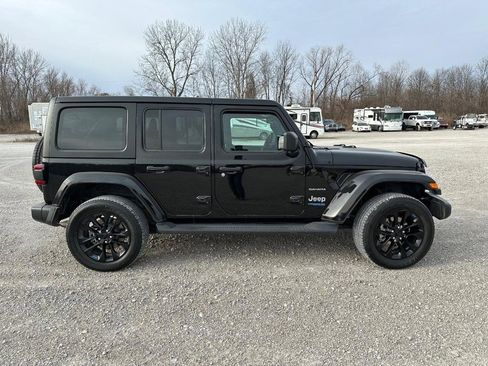 Used 2022 Jeep Wrangler Unlimited Sahara w/ Cold Weather Group image 2