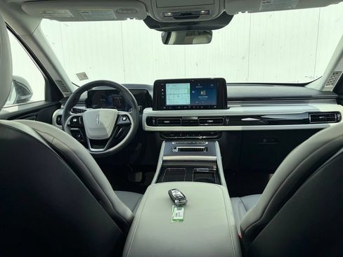 New 2026 Lincoln Aviator AWD image 23