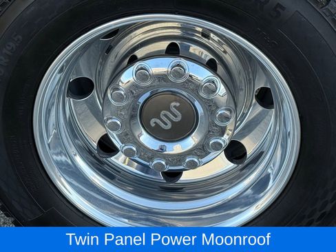 Used 2025 Ford F450 King Ranch w/ Chrome Package AWD/4WD image 44