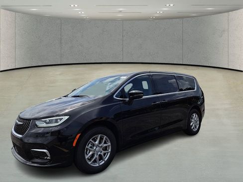 New 2025 Chrysler Pacifica Select image 9