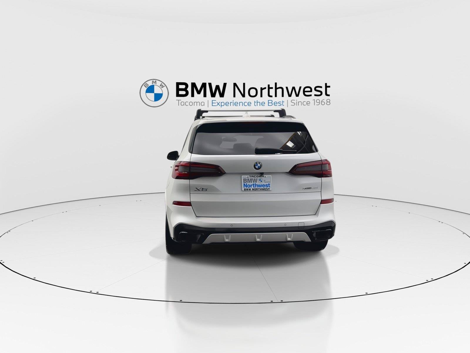 Used 2023 BMW X5 xDrive40i w/ M Sport Package AWD/4WD image 2
