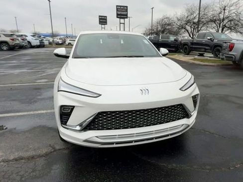 New 2026 Buick Envista Avenir image 3