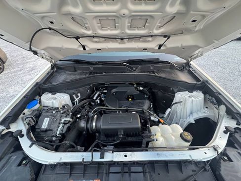 Used 2020 Ford Explorer XLT w/ Equipment Group 202A image 15