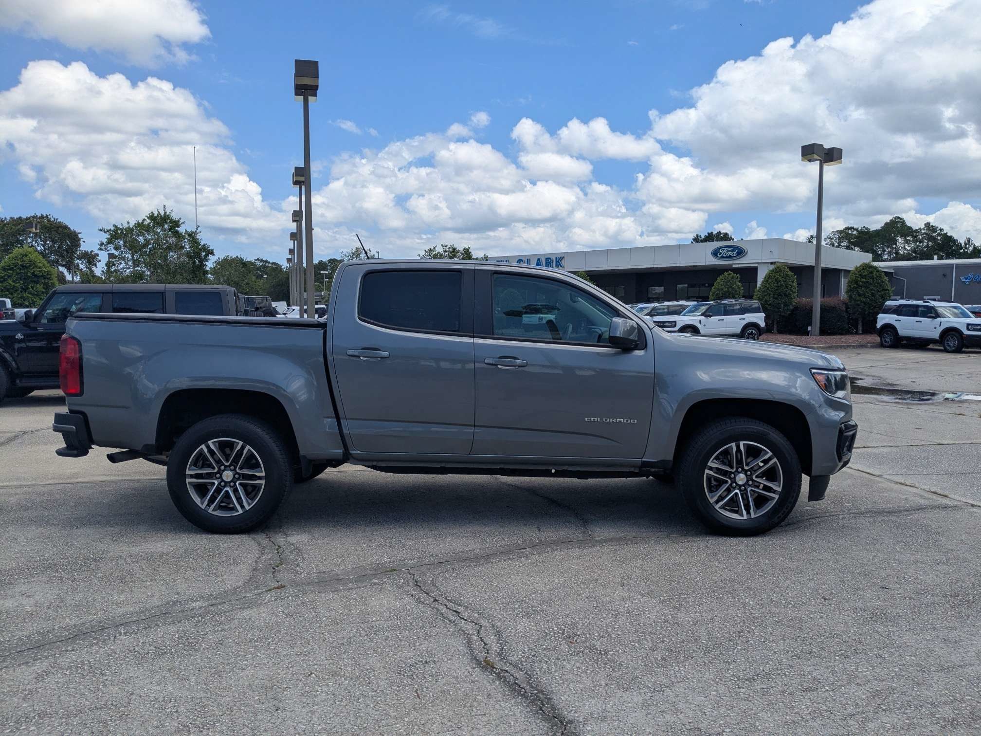 Used 2021 Chevrolet Colorado W/T w/ Custom Special Edition AWD/4WD image 3