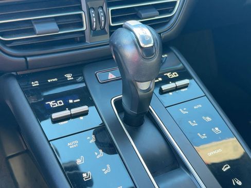 Used 2022 Porsche Macan S image 17