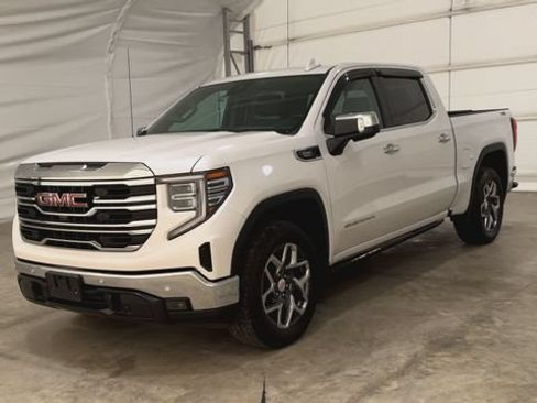 Used 2024 GMC Sierra 1500 SLT w/ SLT Premium Plus Package AWD/4WD image 8