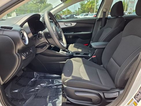Used 2024 Kia Forte LXS w/ LXS Technology Package FWD image 11