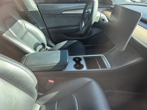 Used 2022 Tesla Model 3 Long Range AWD/4WD image 8