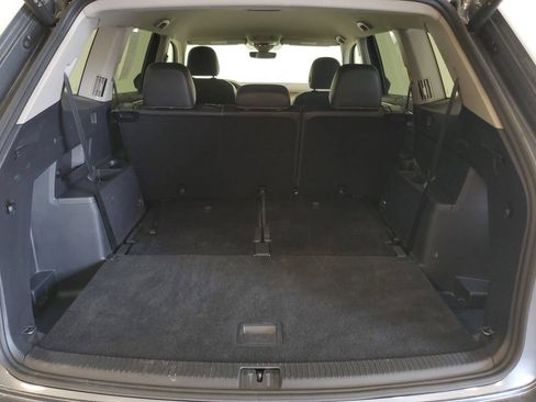 Used 2025 Volkswagen Atlas SE AWD/4WD image 25